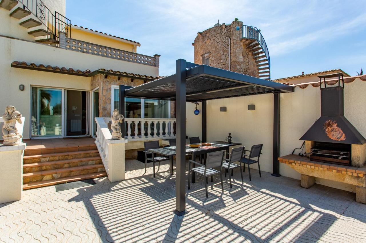 Welcs Villa Falconera 017 Emp Con Piscina Privada Empuriabrava Exteriör bild
