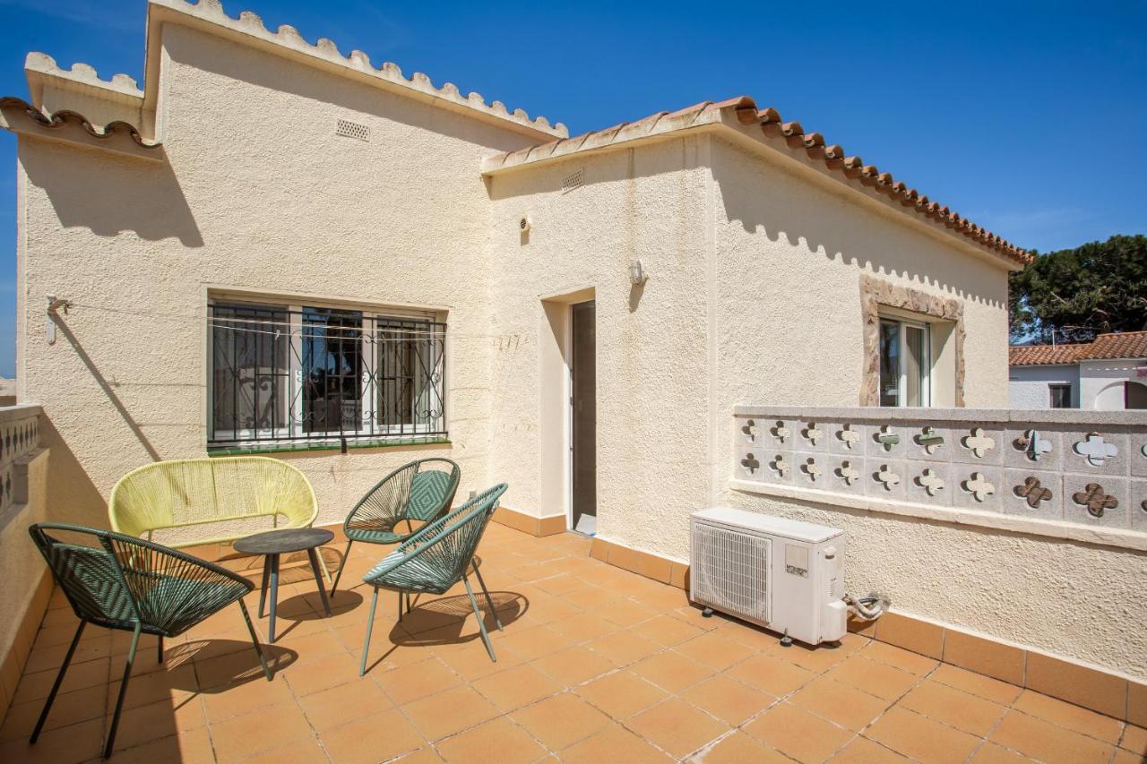 Welcs Villa Falconera 017 Emp Con Piscina Privada Empuriabrava Exteriör bild